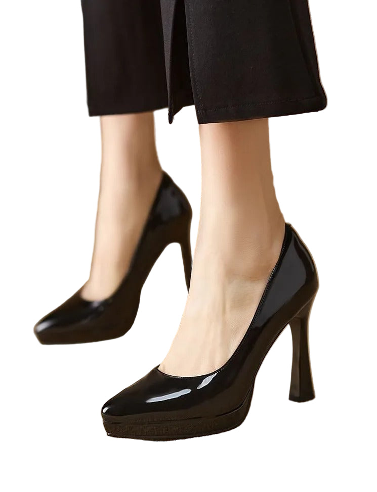 Elegante høye hæler med tidløst design, perfekt for fest og formelle anledninger. Komfortable pumps for kvinner.