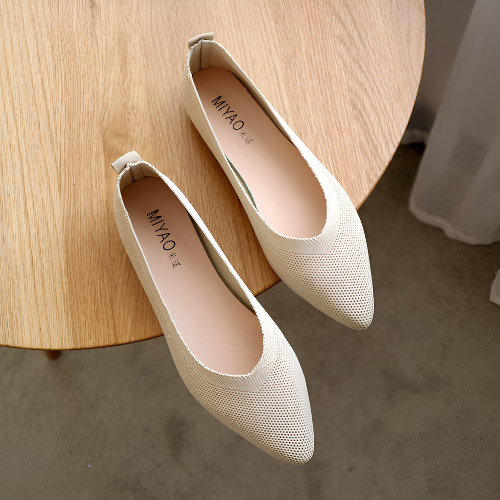 Allsidige flate slip-on dame ballerina sko. Perfekt for enkel hverdagsbruk med stil og komfort.