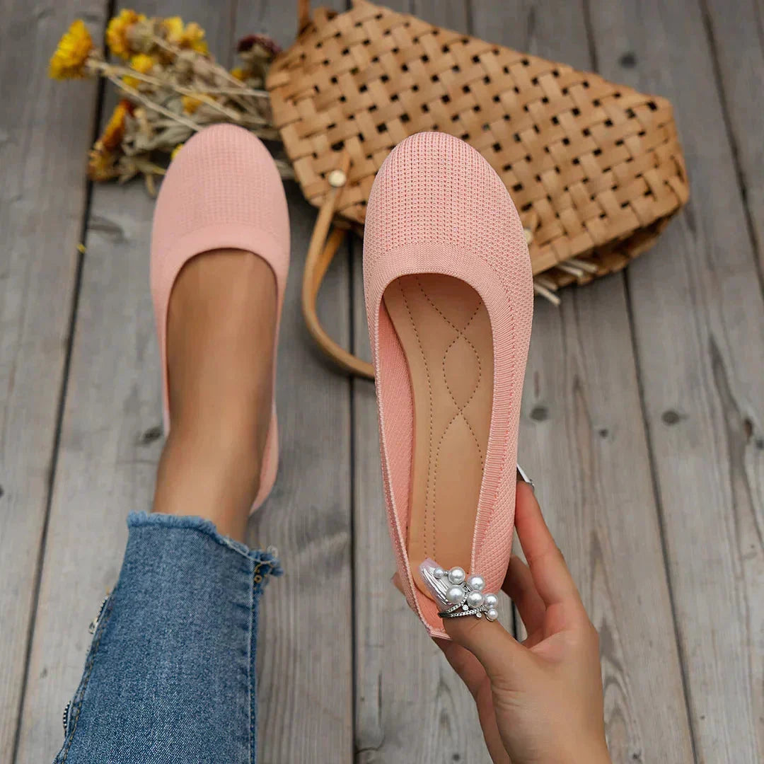 Komfortsko for kvinner: lette, pustende mesh ballerina med praktisk slip-on design for sommer.