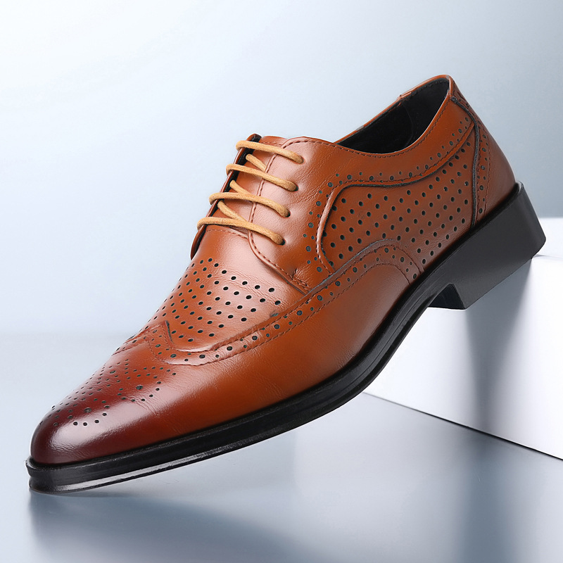 Stilige herresko med spiss tå, ideelle som business sko eller elegante pensko. Høy kvalitet og komfort.