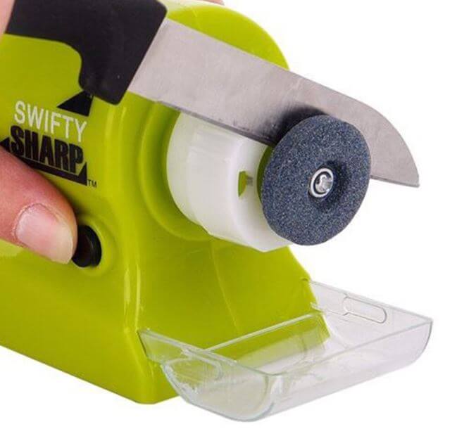 Kompakt elektrisk knivsliper, enkel å bruke og oppbevare. Et universelt slipeverktøy for alle kniver.