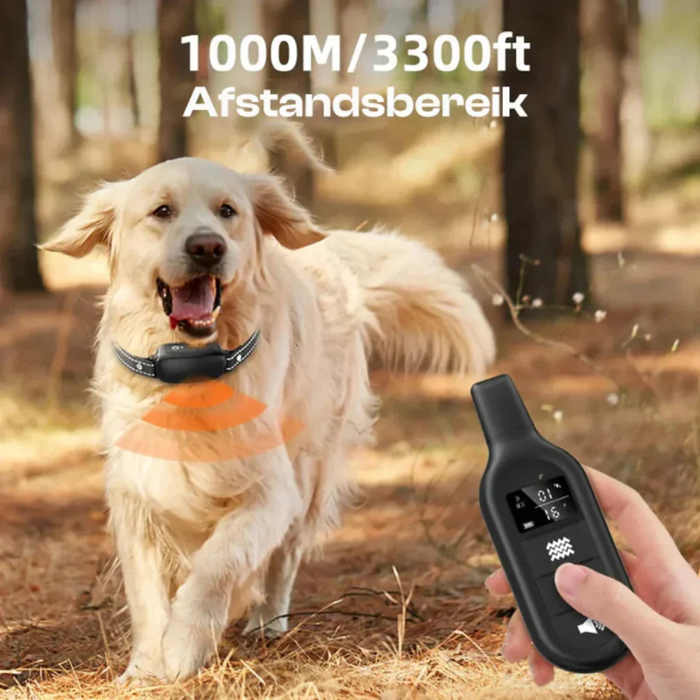 Fjernkontroll til hundens elektriske treningshalsbånd for presis og sikker hundetrening. Ergonomisk design for utendørs bruk.