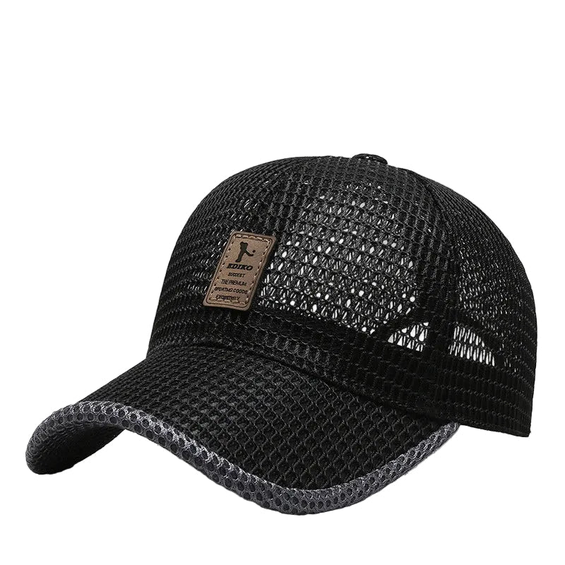 En pustende unisex caps i svart, perfekt for sport og aktive dager, med justerbar stropp for komfortabel passform.