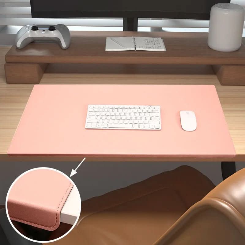 Komfortabel ergonomisk skrivebordsmatte med håndleddsstøtte; reduserer belastning ved langvarig bruk.