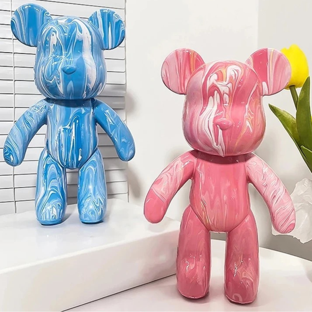 Unik fargerik bjørnefigur, moderne kunstdekorasjon til stue eller kontor.