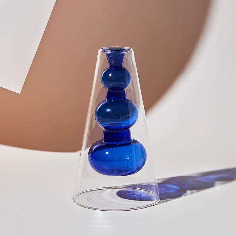 Skandinavisk design glassvase, fargerik og elegant. Perfekt for å forbedre interiøret.