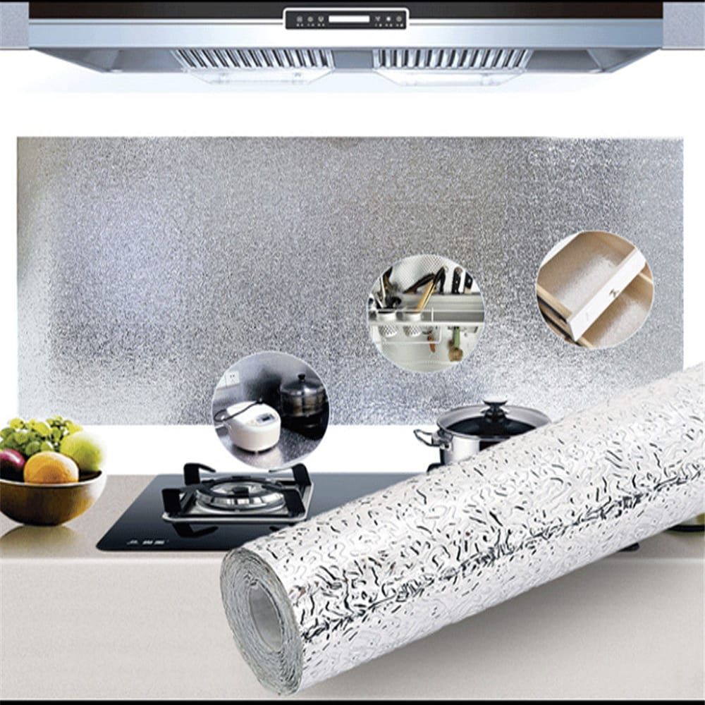 Selvklebende kjøkkenfolie i aluminium for veggbeskyttelse, varmebestandig og lettstelt.