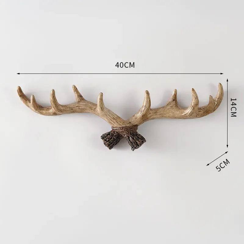 Antler stil frakkestativ i resin. Elegant og unik klesoppbevaring for moderne og rustikke hjem.