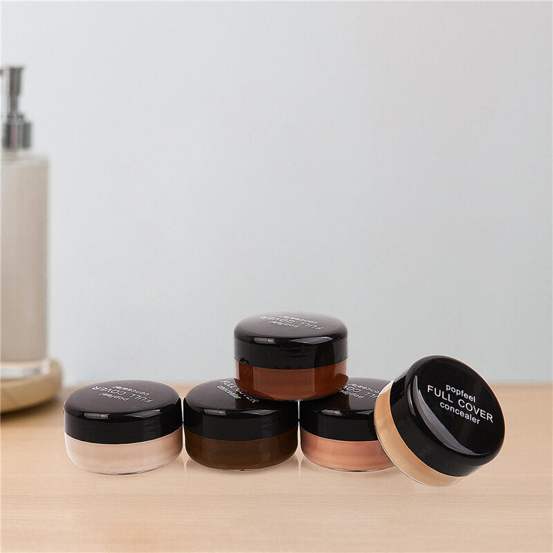 Makeup concealer som dekker ujevnheter, gir feilfri hud og naturlig finish.