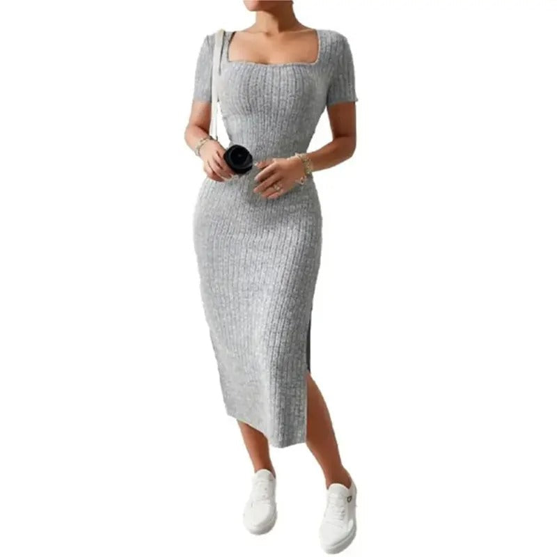 Grå dame midikjole med firkantet hals, elegant stil. Perfekt vår/sommerkjole for kvinner.