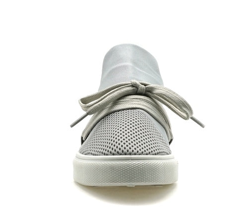 Komfortable grå slip-on sko for menn, ideelle for en avslappet stil. Enkle og stilige casual fritidssko.