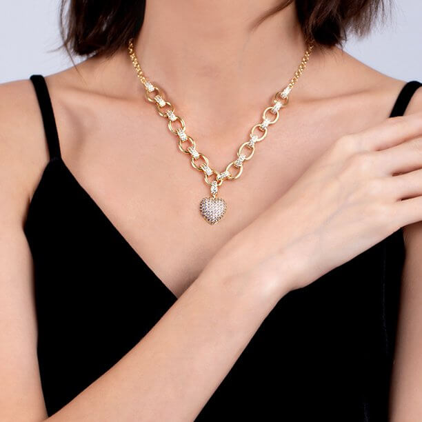 Elegant gullbelagt zirconia hjertehalskjede; passer til hverdags og fest for damer.
