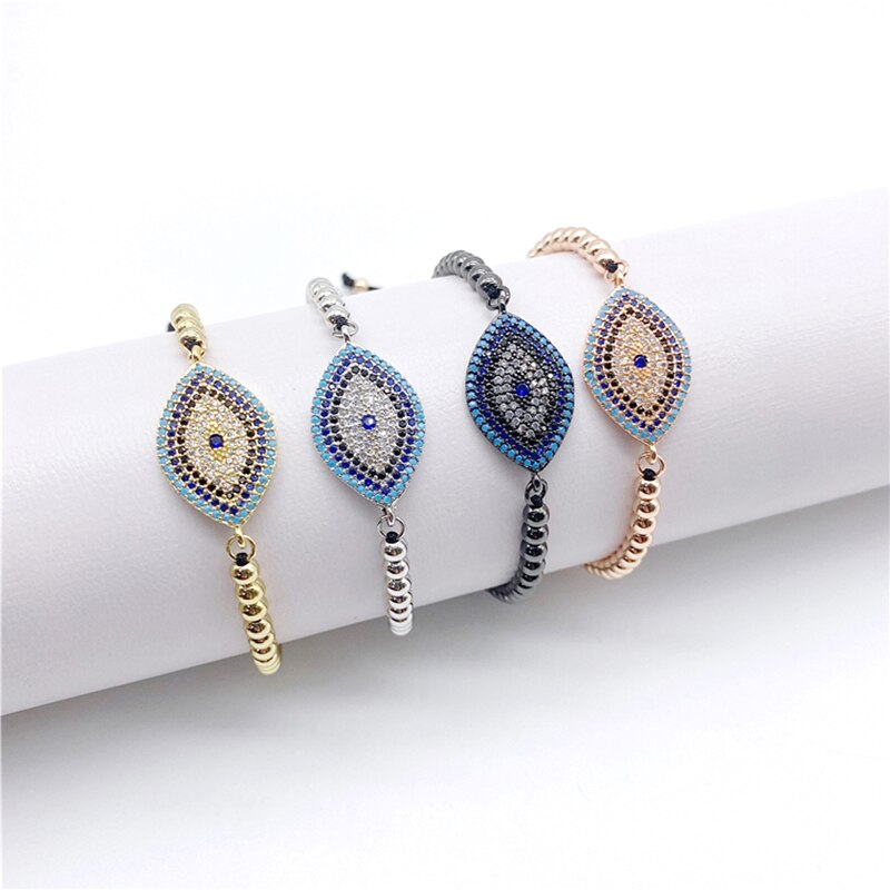 Elegant rosegullbelagt onde øye armbånd til dame. Stilrent smykke med funklende kubisk zirkonia for hverdagsbruk.