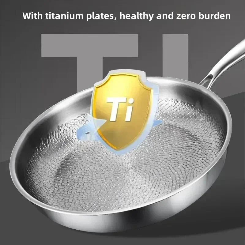 Non-stick belegg i titanpanne. Glatt overflate for sunn matlaging uten fastbrenning og enkel rengjøring.