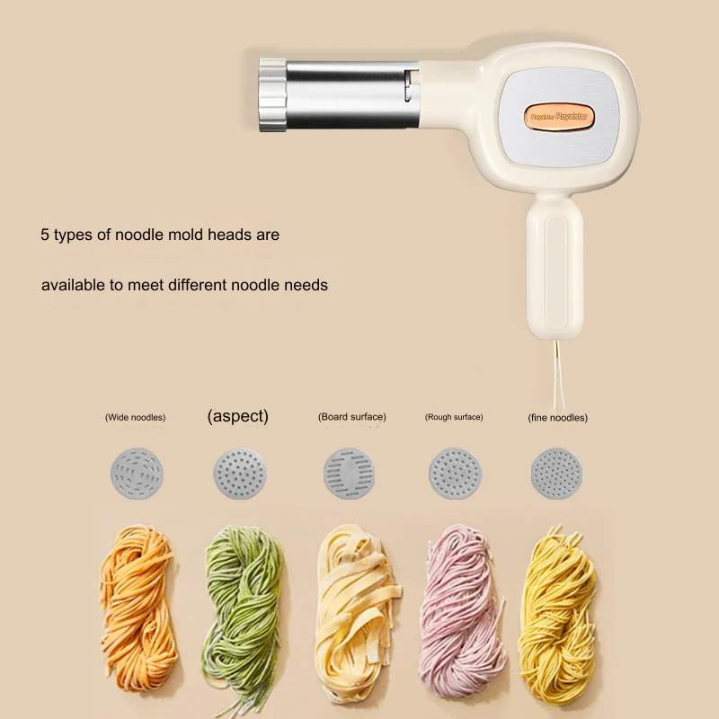 Variasjon av fersk pasta produsert med den automatisk og håndholdte pastamaskinen.