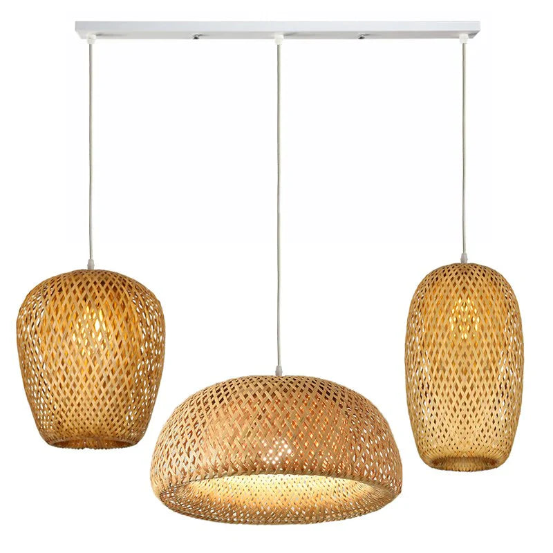 Boho-inspirert rotan taklampe, en håndlaget belysning for naturlig hjem.