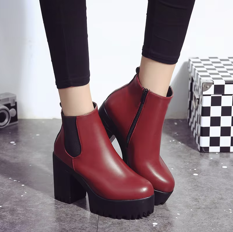 Elegante svarte ankelstøvler for kvinner. Stilfulle pumps med høy hæl og enestående komfort.