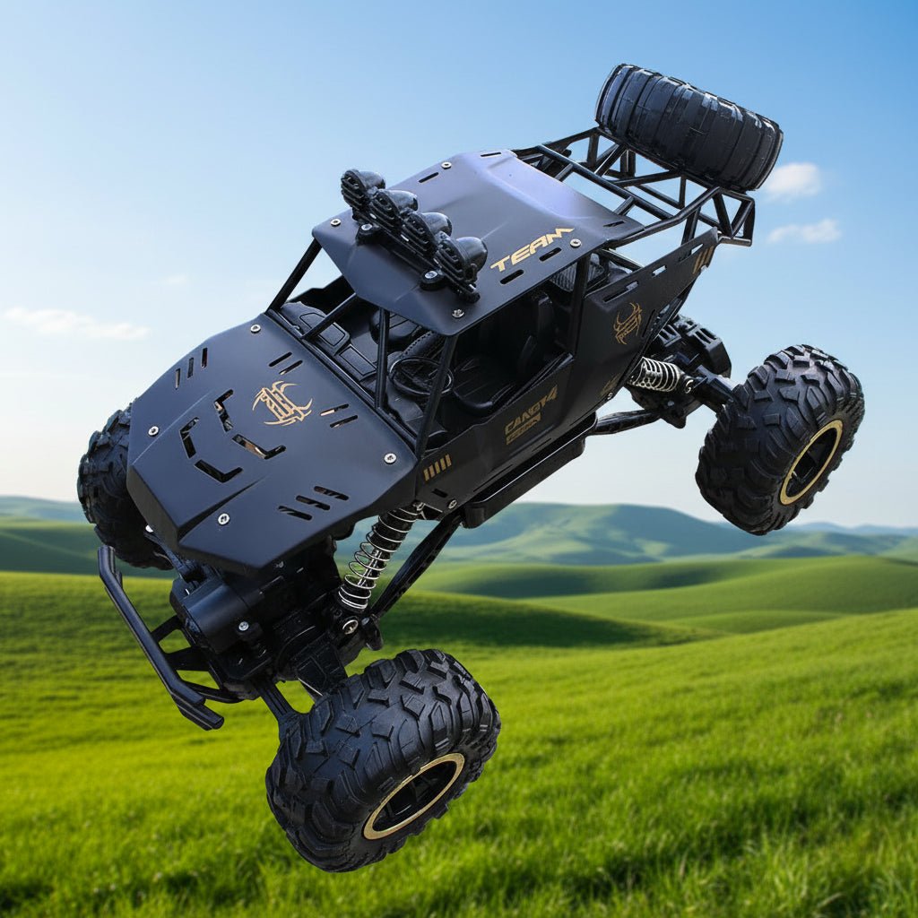 Rask fjernstyrt monstertruck i full fart over terreng. Høyhastighets RC lekebil for racingentusiaster.