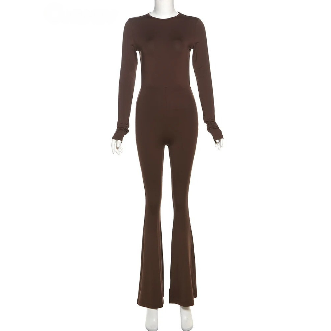 Trendy halterneck lekedress med åpen rygg og vide ben for kvinner. Elegant festantrekk.