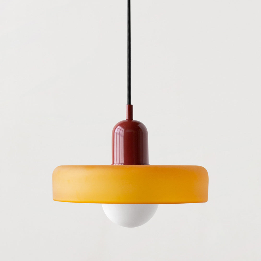 Moderne taklampe, fargespill som skaper stemning i ethvert rom.