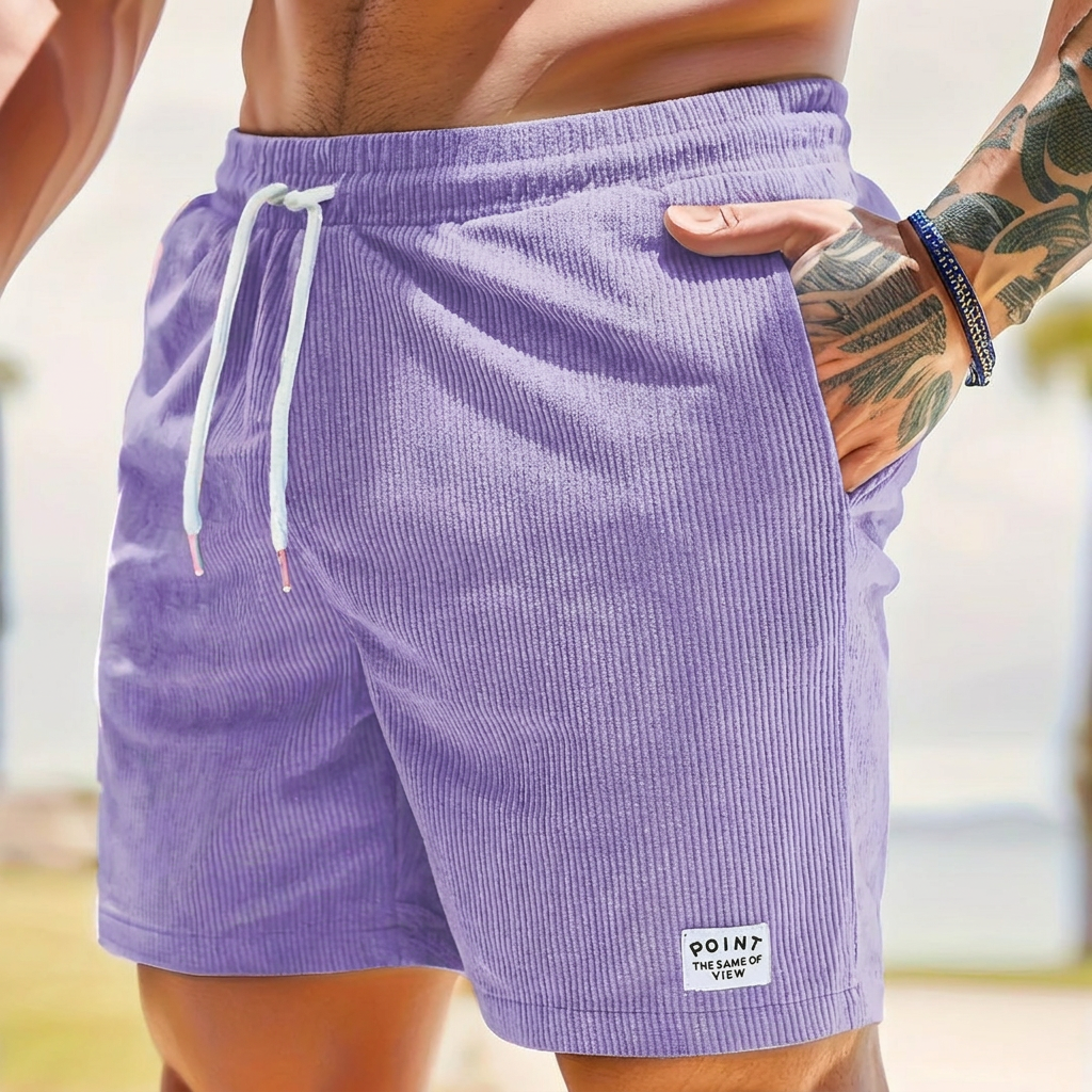 Beige herre sommershorts med snøring, luftig og komfortabel. Enkel og allsidig casual shorts.