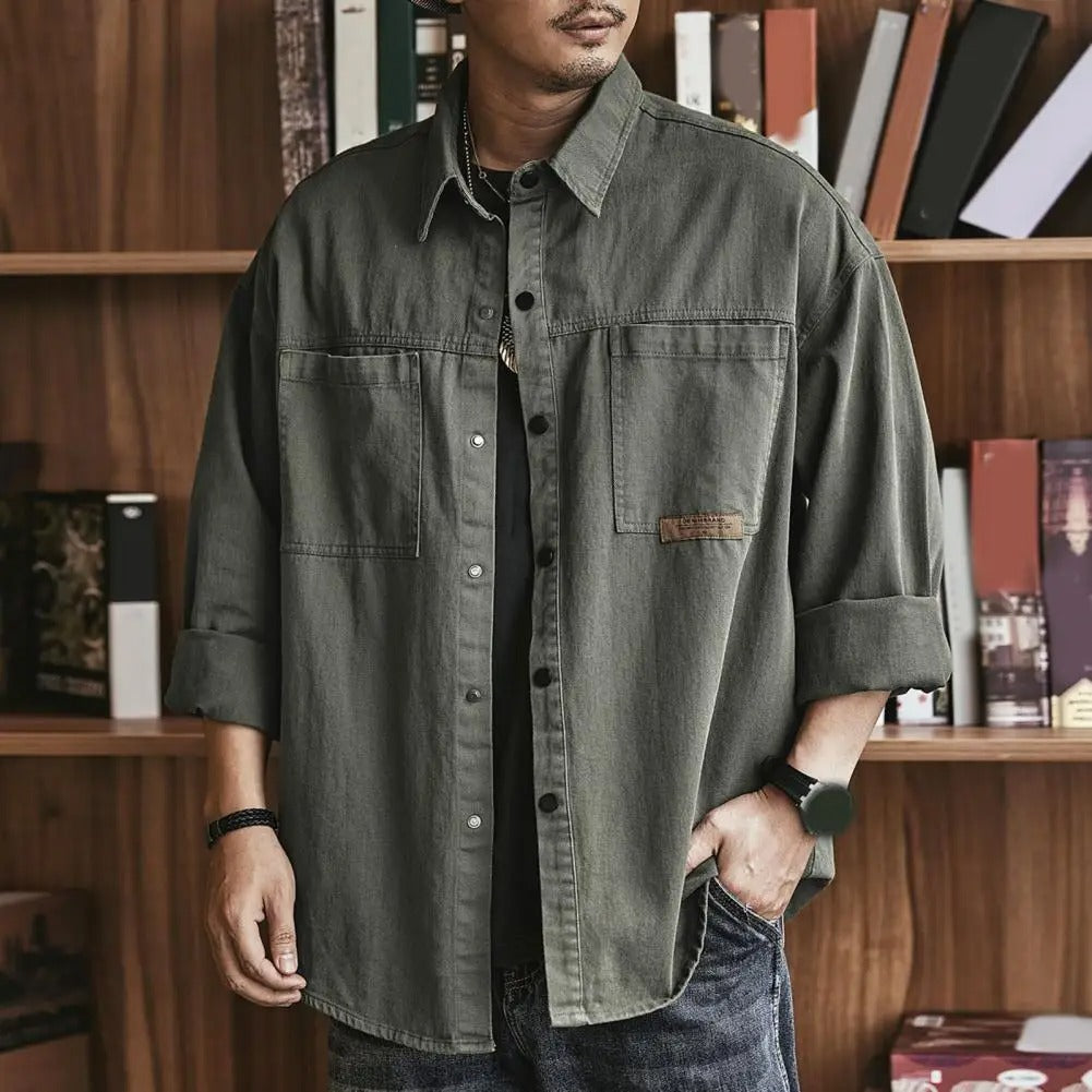 Herre button-up bomullsskjorte, vintagestil. Komfortabel hverdagsskjorte med lange ermer for menn.