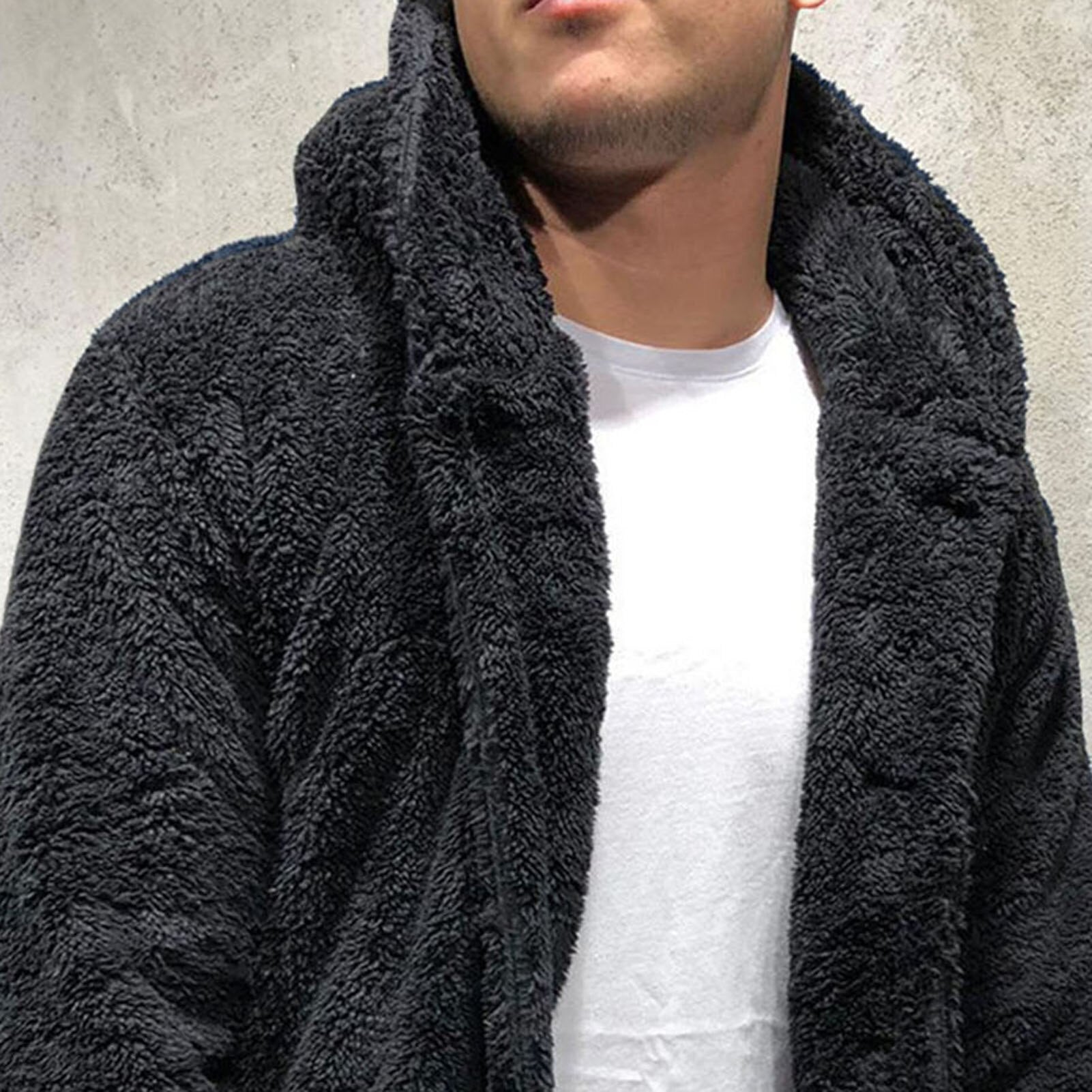 Herre fleecejakke i klassisk design, en varm og komfortabel jakke perfekt for lagdeling og casual bruk hele året.