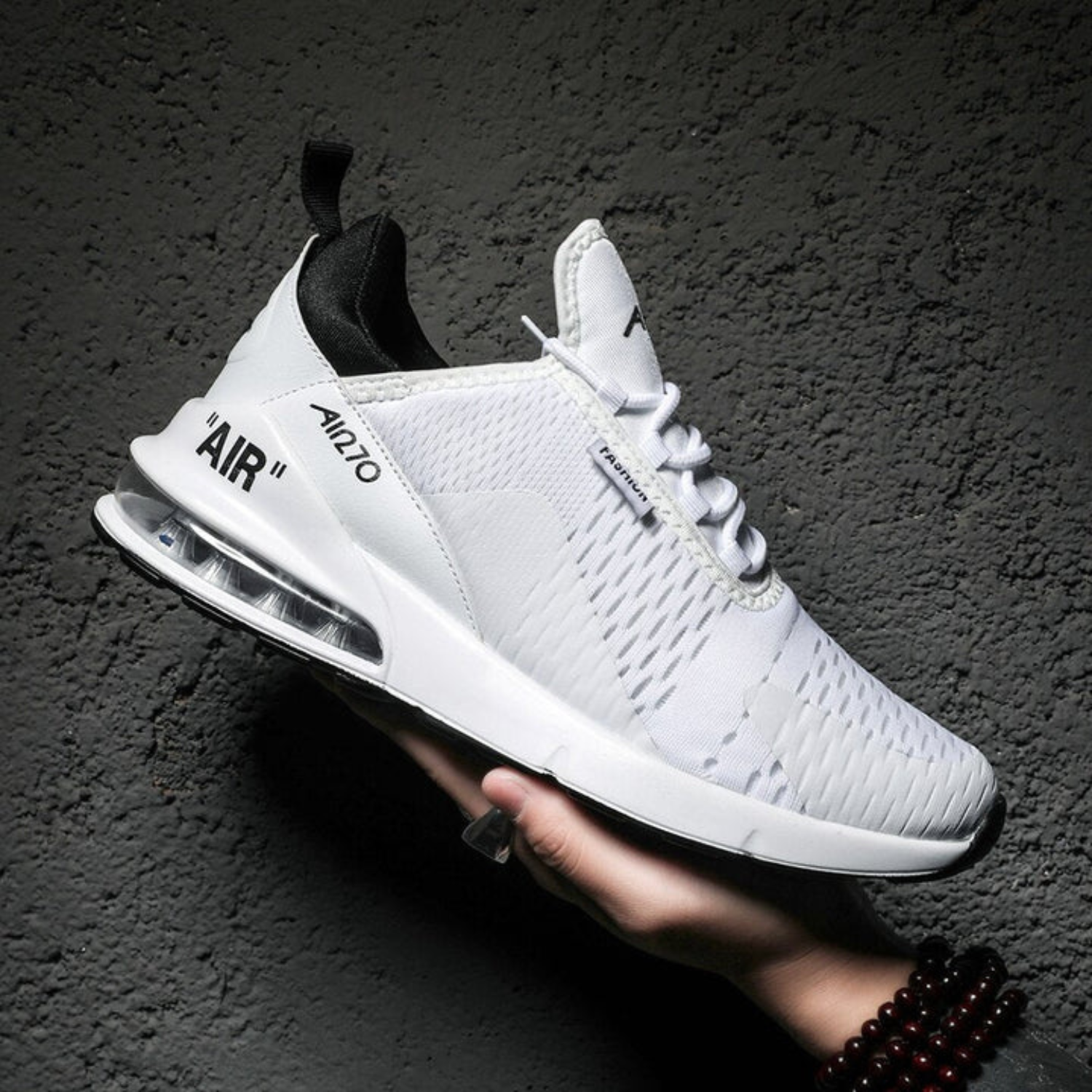 Moderne herre joggesko i sporty design. Komfortable løpesko og sportssko for aktive menn.