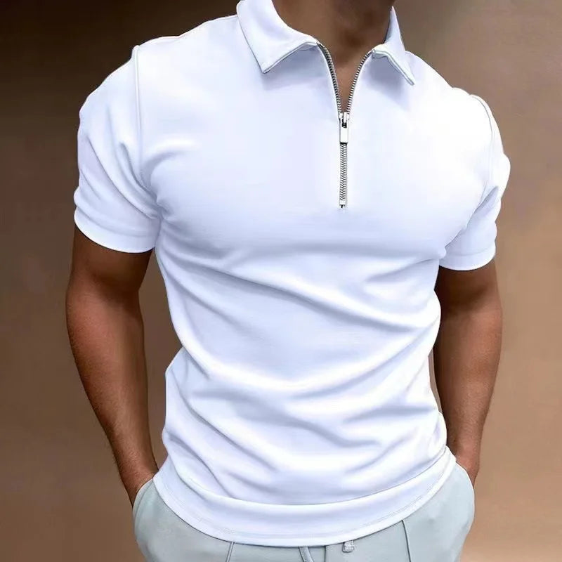 Stilig herre t-skjorte med halv glidelås og kortermet. Ensfarget design for sporty og casual vårlook.