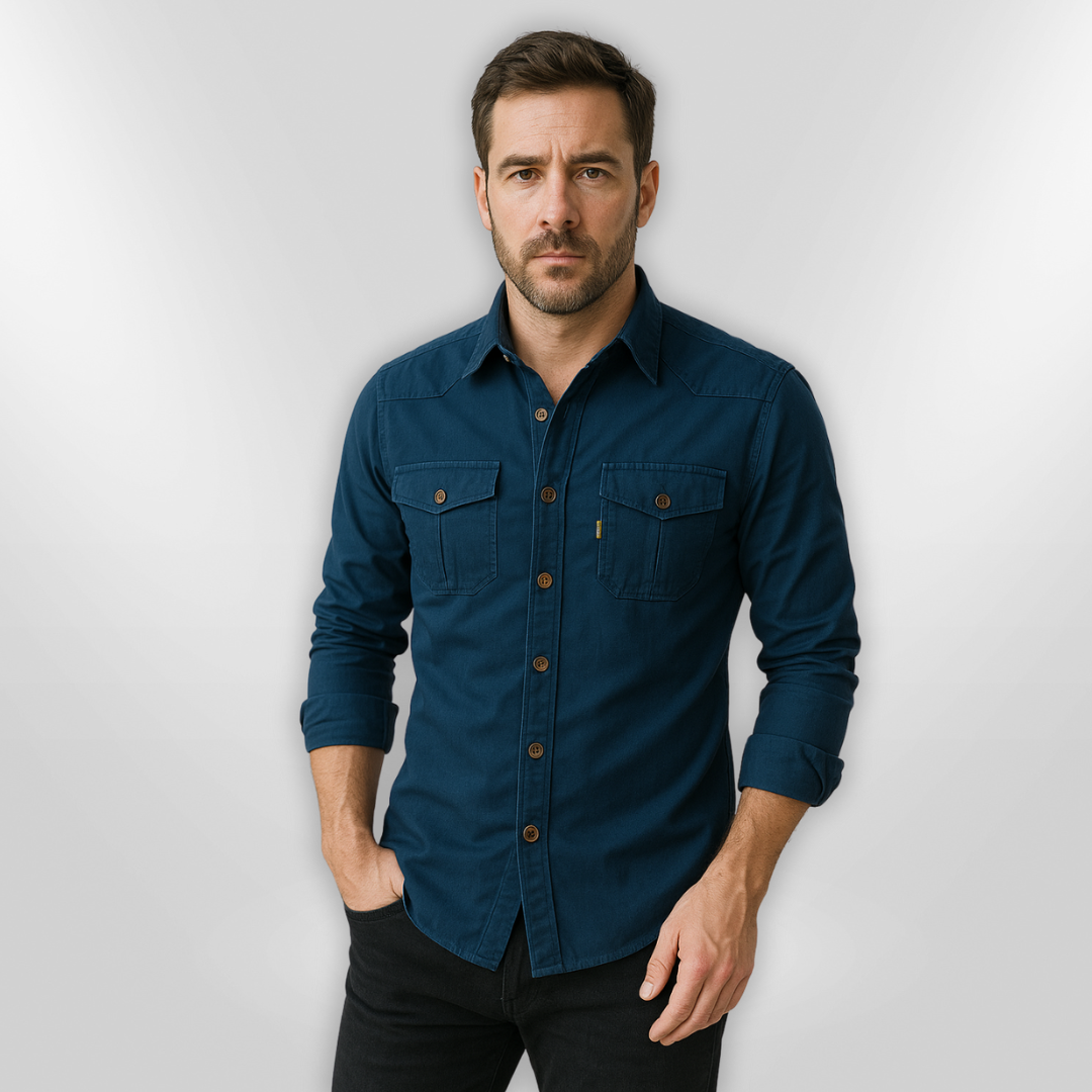 Moderne herreskjorte i slim fit design med lange ermer. Perfekt som arbeidsskjorte eller til casual bruk.