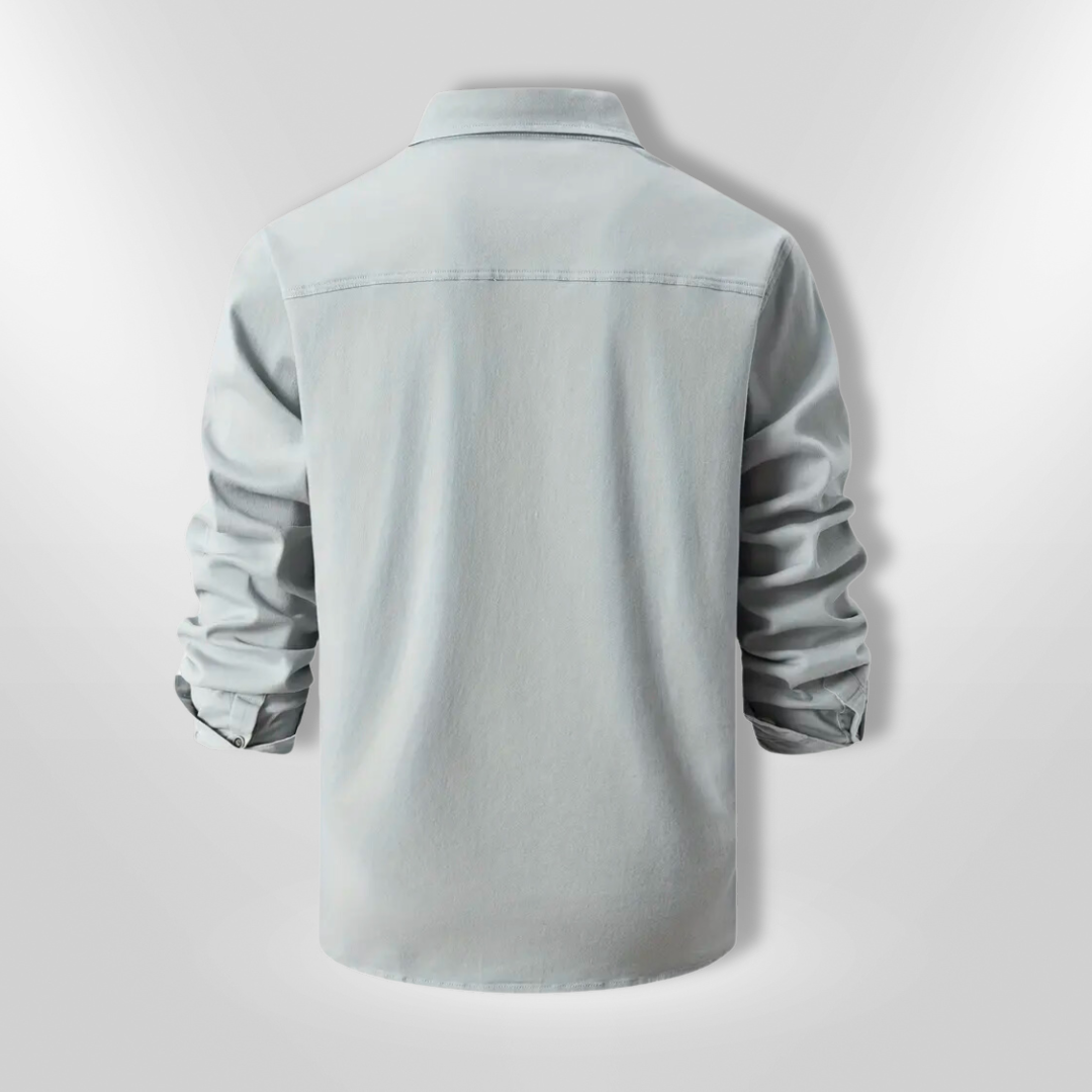 Moderne og komfortabel langermet slim fit skjorte for menn. Essensiell del av menns klær for enhver anledning.