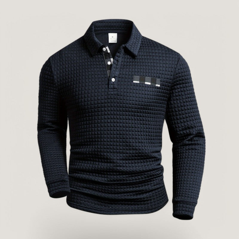 Klassisk stripet herre t-skjorte med lange ermer. Et must-have for menns casual garderobe, tidløs og praktisk.