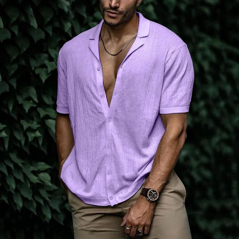 Marineblå herre lin skjorte, casual og elegant sommerplagg for den moderne mann.