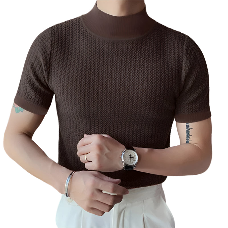 Herre slim fit t-skjorte med høy hals i moderne stil, perfekt for urban mote og hverdagsbruk.