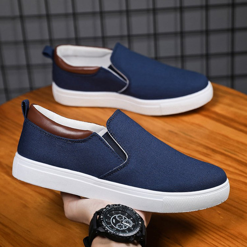 Tidløse casual herresko, slipons som tilbyr suveren komfort og en ren, moderne stil.
