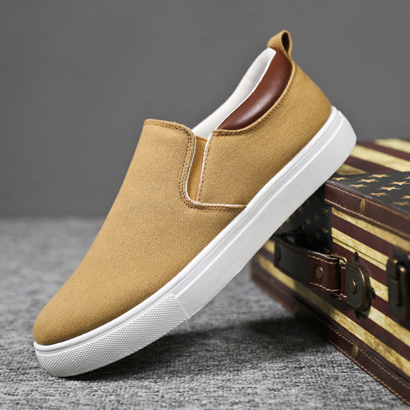 Stilige casual slipons for menn, ideelle som sommersko og hverdagssko, lett å ta på og av.