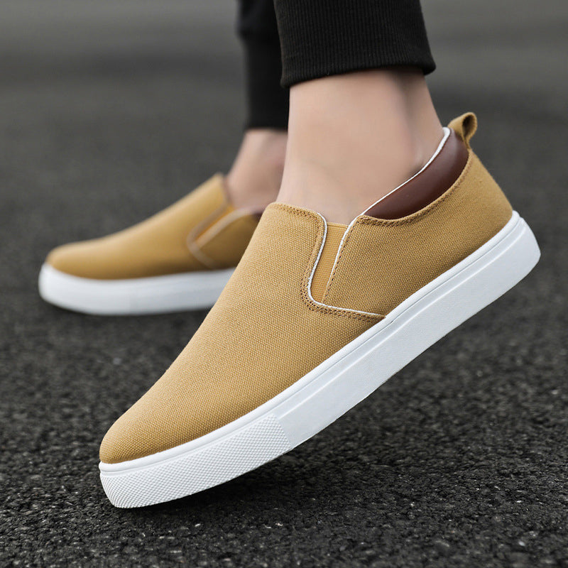 Moderne slip-on herresko med elastiske sider for enkel påkledning, stilige og praktiske.