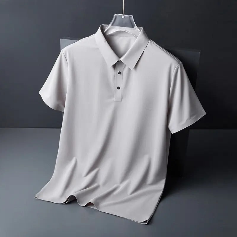 Allsidig herrepoloskjorte; en klassiker for sommer, passer til både casual og business-casual anledninger.