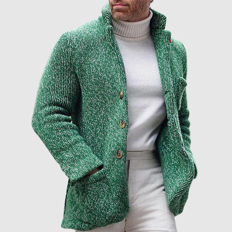 Varm og trendy herre cardigan i tykk strikk med ståkrage, ideell som vinterklær.