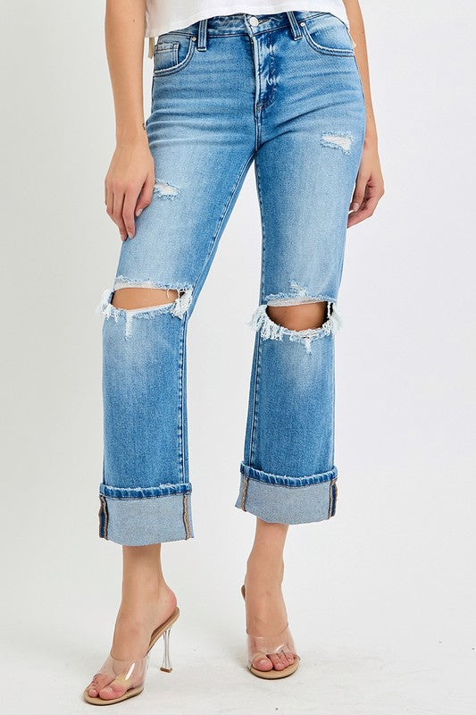 Detalj av herrejeans med middels midje og klassiske lommer. Slitesterke, komfortable jeans med god passform.