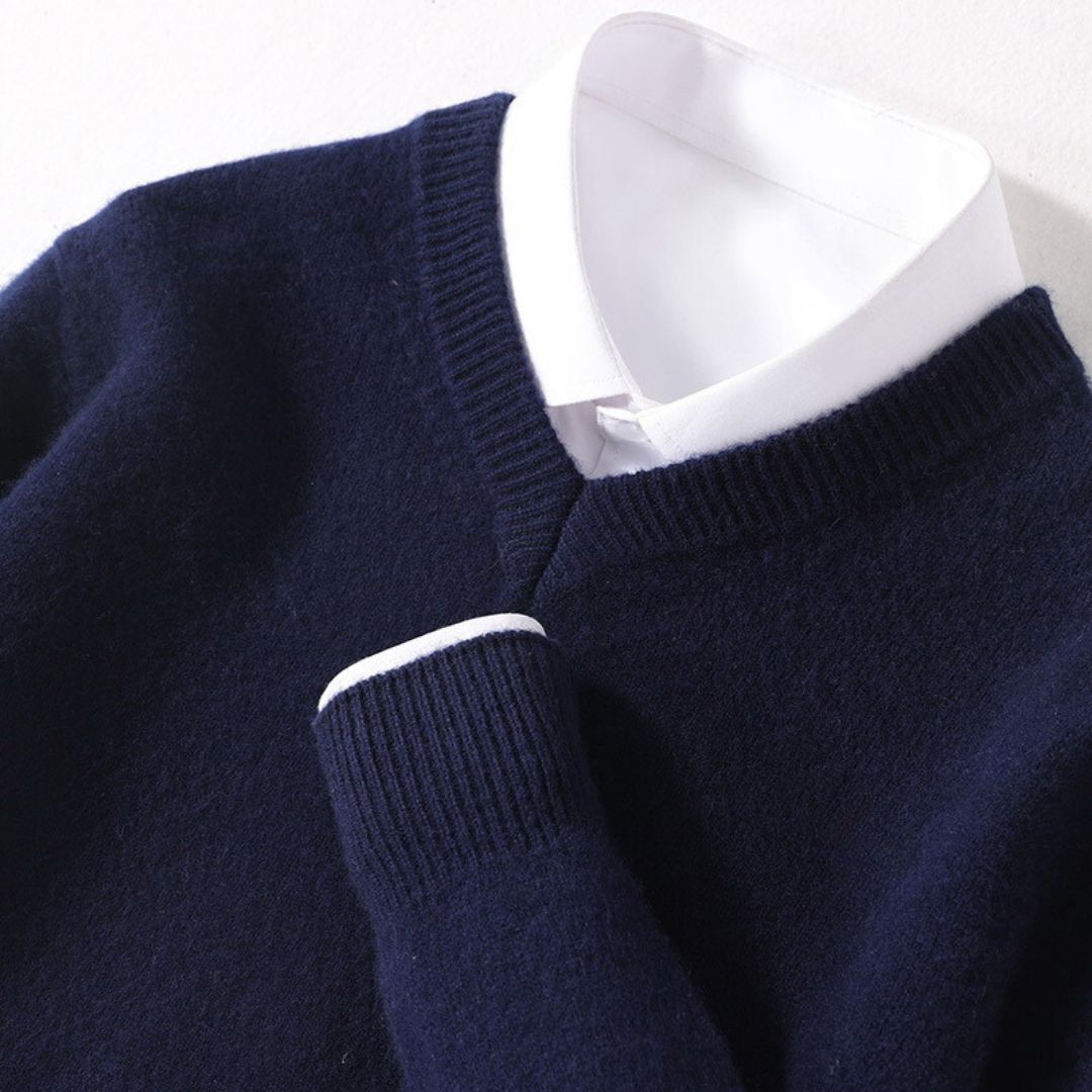 Moderner Herren V-Ausschnitt Pullover aus Merinowolle in Hellgrau, vielseitig kombinierbar