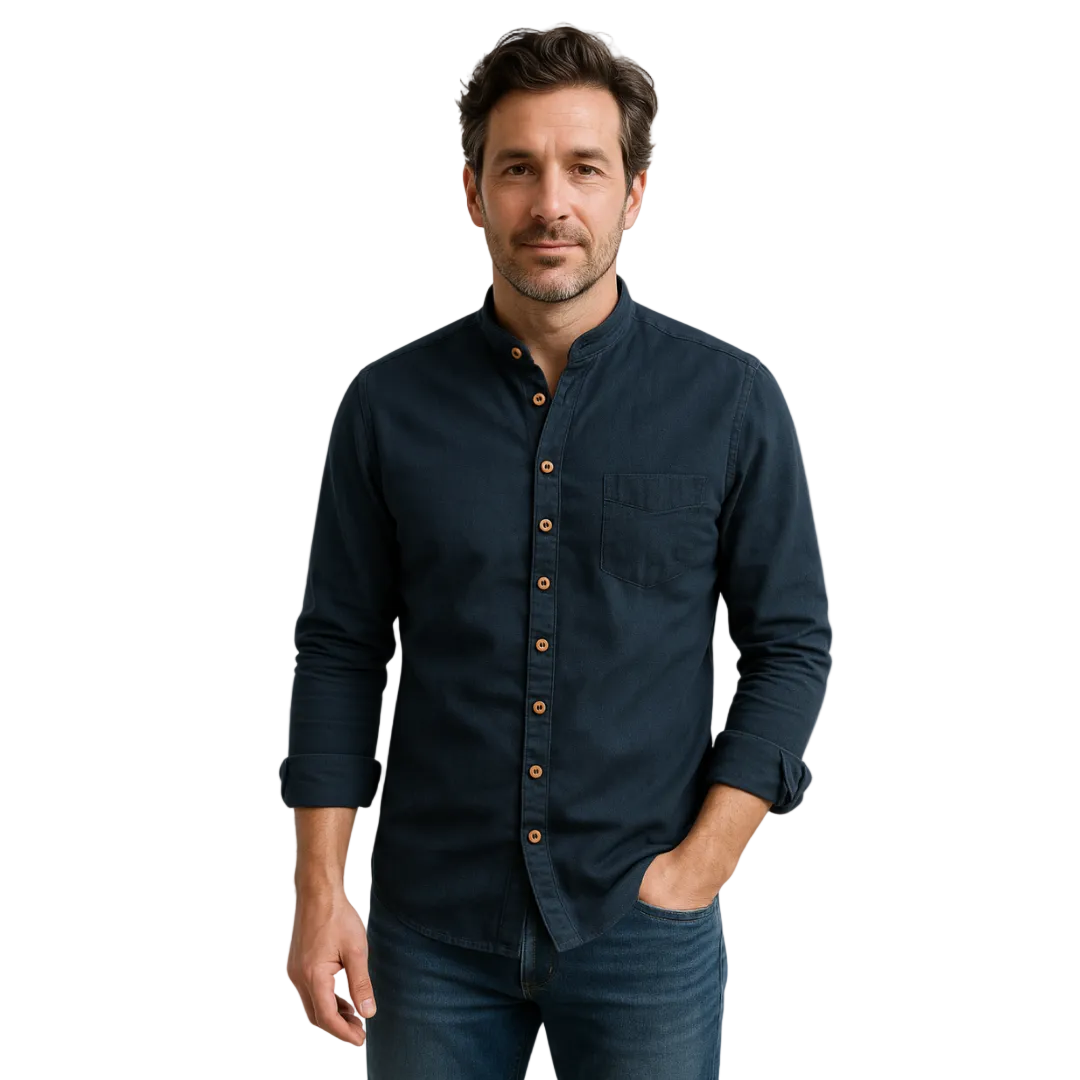 Herreskjorte i asymmetrisk katana-stil, elegant mørk blå, med unik høy krage for moderne fritidslook.