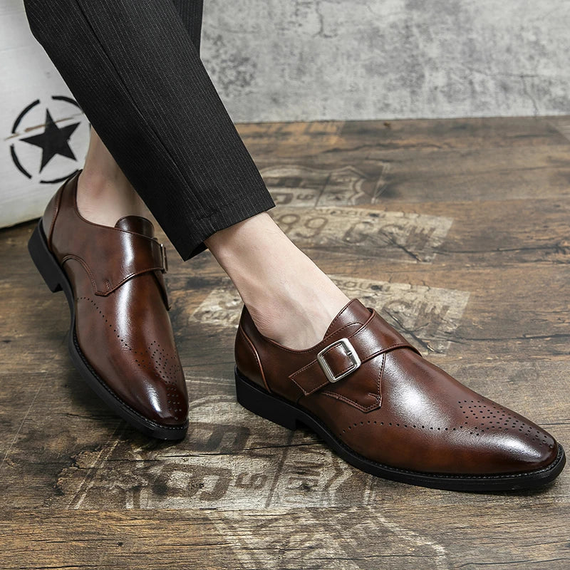 Klassiske italienske loafers for herre. Elegante og komfortable pensko, perfekte for bryllup og formelle eventer.