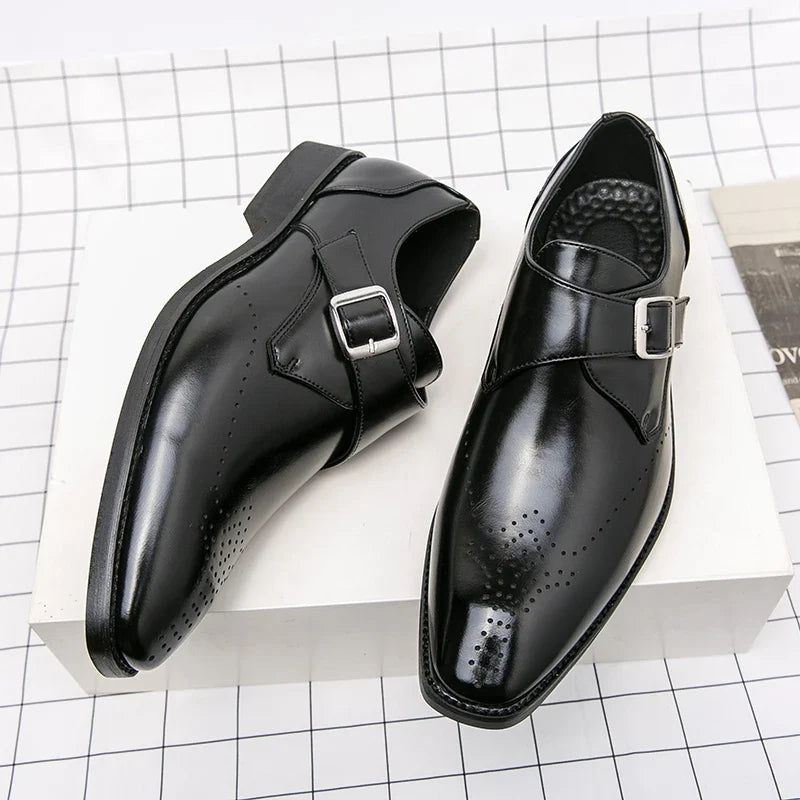 Pensko loafers for menn i tidløs italiensk stil. Ideelle festsko og formelle sko for bryllup og spesielle anledninger.