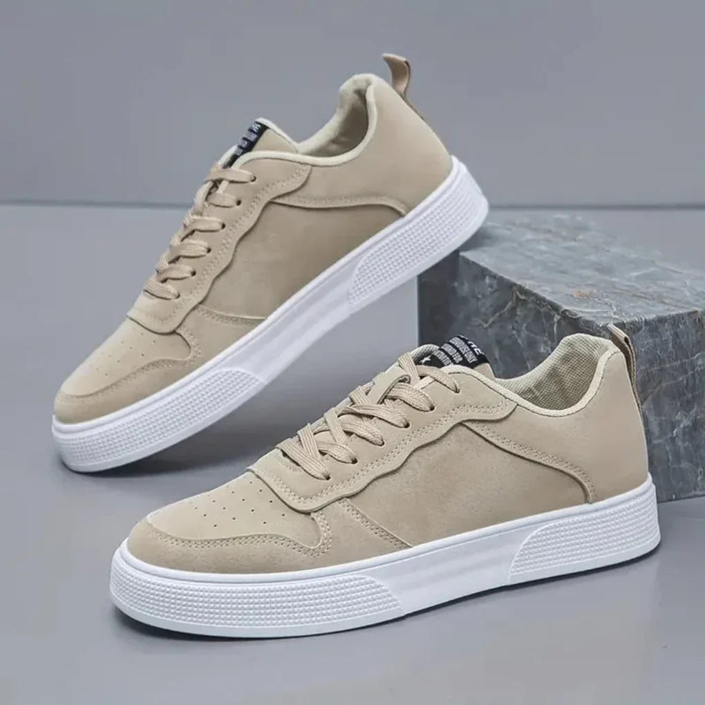 Hverdagskomfort: Beige herre joggesko med pustende lettvekt design for optimal komfort og fritid.