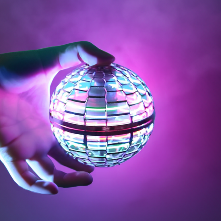 Flygende ball leketøy for barn og voksne. En morsom og interaktiv USB oppladbar ball for innendørs/utendørs spill.