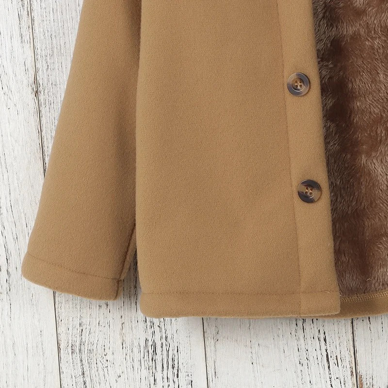 Ytterplagg: Jenters tykke fleece vinterjakke med hette, et must for små barn.