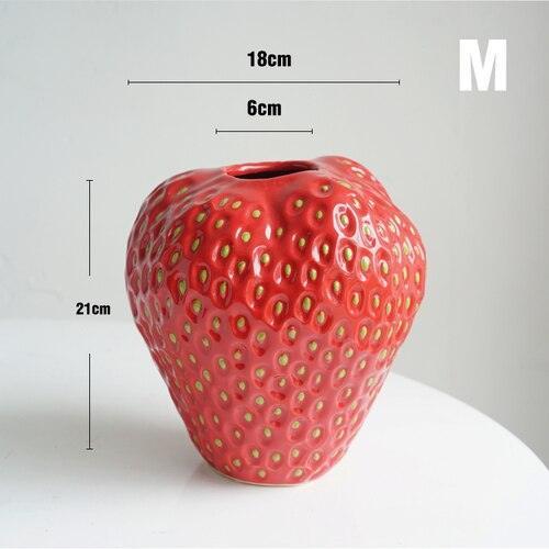 Dekorativ jordbær vase, keramikk. Lekent hjemmedekor, perfekt som gaveide til plantelskere.