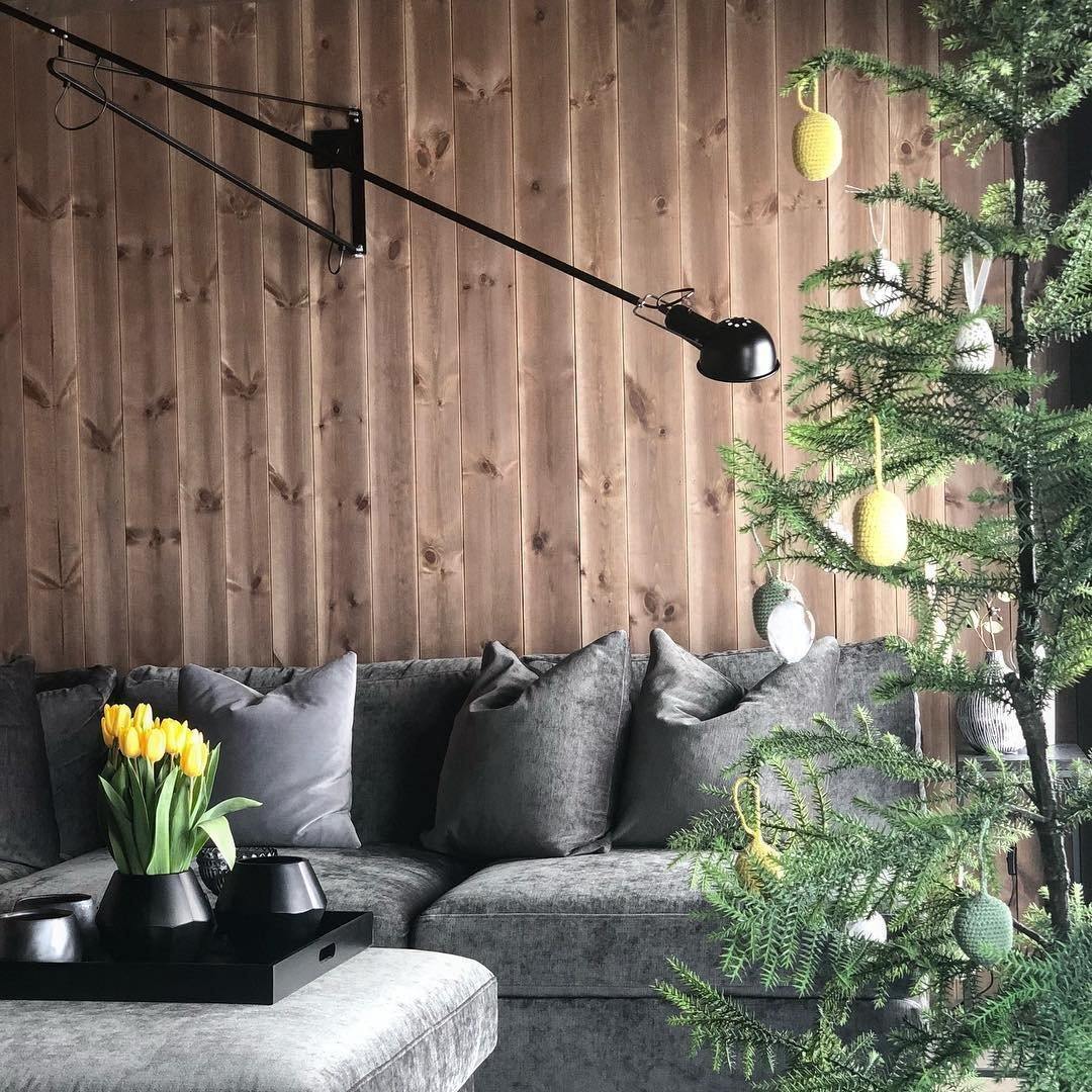 Hvit vegglampe Modell 265, justerbar med E27-fatning. Moderne industriell belysning for hjemmet.