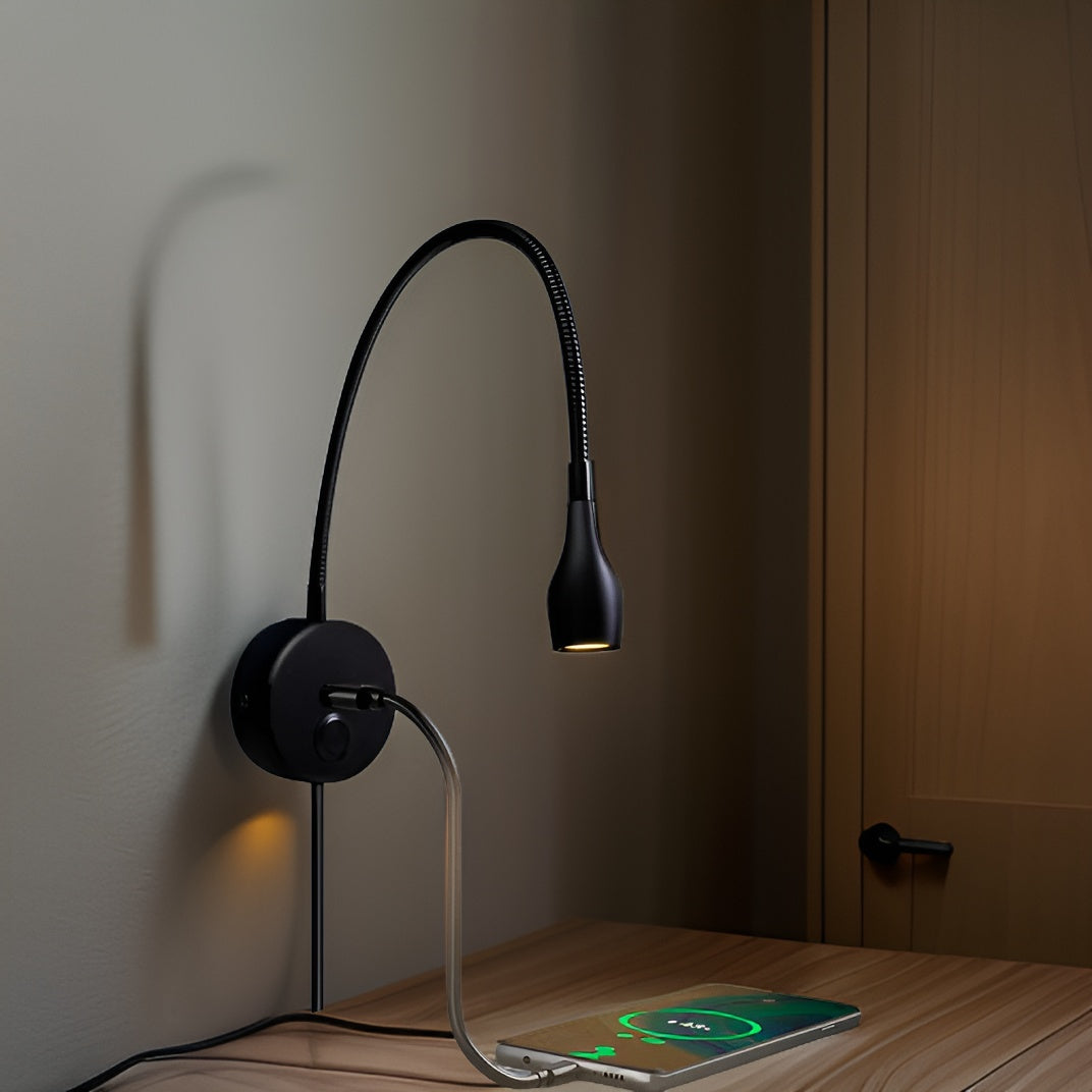 Elegant svart leselampe med justerbar fleksibel hals. Perfekt som skrivebordslampe med mykt LED-lys.